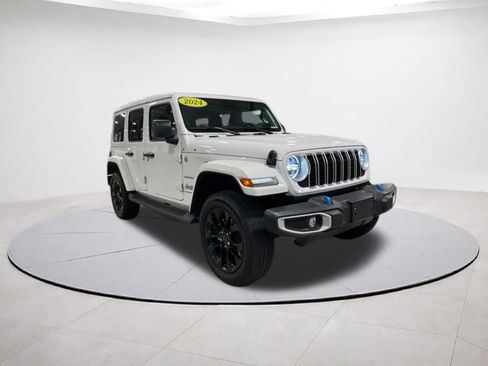 Used 2024 Jeep Wrangler Unlimited Sahara w/ Technology Group AWD/4WD image 1