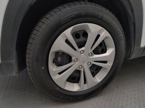 Used 2025 Chevrolet Trax LS FWD image 31