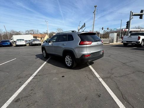 Used 2015 Jeep Cherokee Latitude w/ Comfort/Convenience Group image 10