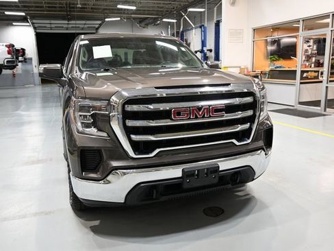 Used 2020 GMC Sierra 1500 SLE w/ X31 Off-Road Package image 3