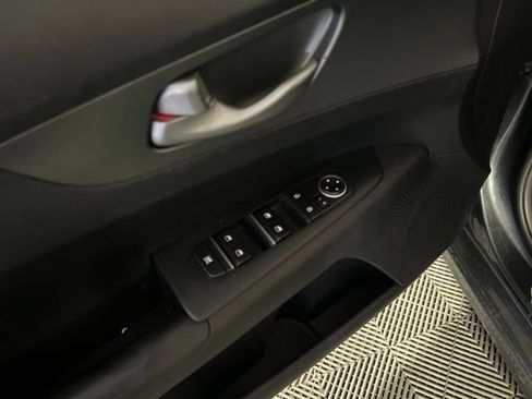 Used 2019 Kia Forte LXS FWD image 10
