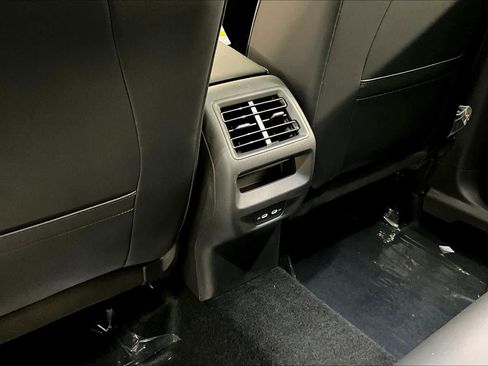 New 2026 Volkswagen Tiguan SE R-Line image 16