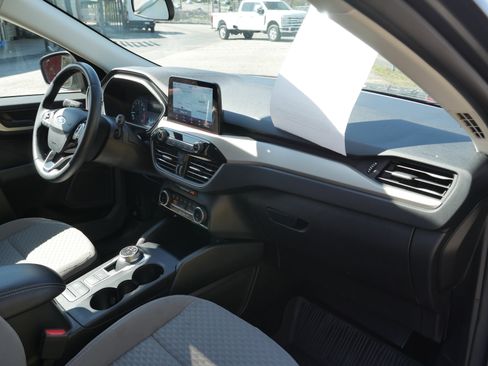 Used 2022 Ford Escape SE w/ SE Sport Appearance Package image 25