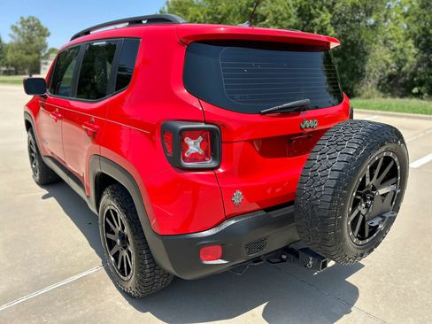 Used 2015 Jeep Renegade Latitude w/ Popular Equipment Group FWD image 8
