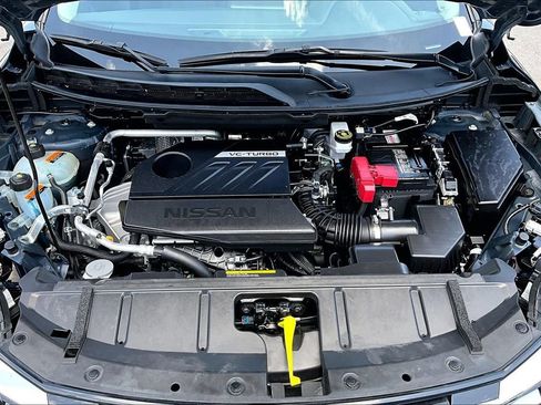 Used 2025 Nissan Rogue SV FWD image 31