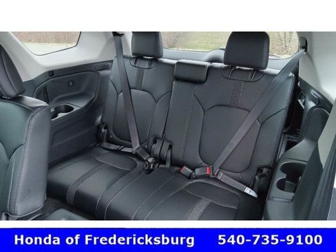 Used 2025 Honda Pilot EX-L image 41