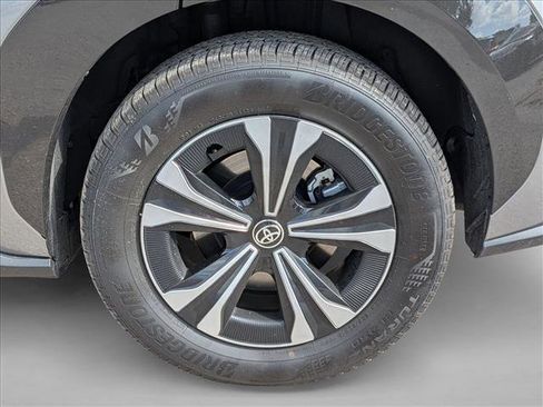 Used 2025 Toyota bZ4X AWD image 3