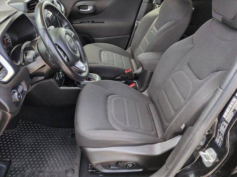 Used 2018 Jeep Renegade Latitude w/ Cold Weather Group AWD/4WD image 21