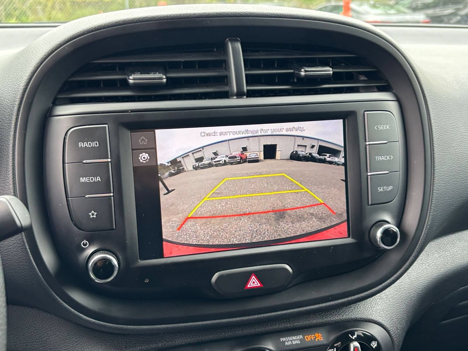 Used 2025 Kia Soul LX w/ LX Technology Package FWD image 21