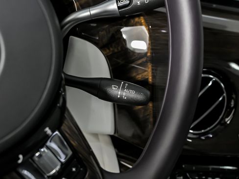 Used 2018 Rolls-Royce Phantom Sedan image 33