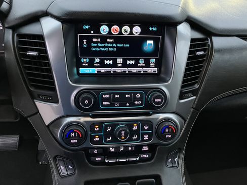 Used 2018 Chevrolet Suburban LT image 12