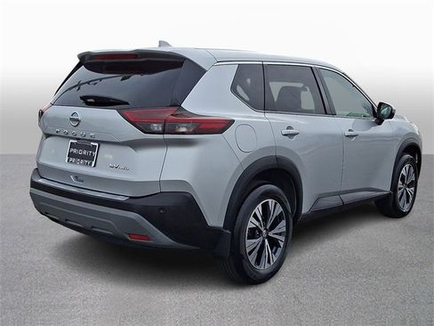 Used 2021 Nissan Rogue SV image 4