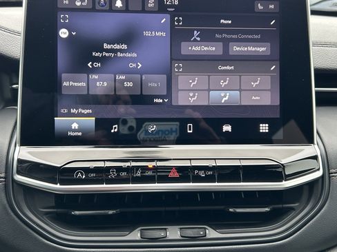 Used 2023 Jeep Compass Limited image 27