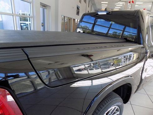 Used 2025 RAM 1500 Limited image 8