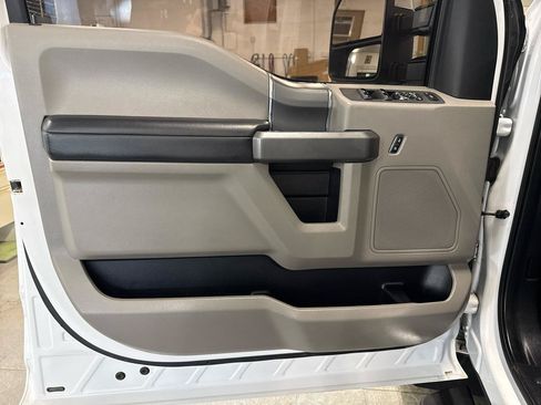 Used 2019 Ford F250 XLT w/ XLT Premium Package AWD/4WD image 28