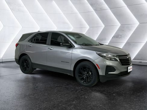 Used 2023 Chevrolet Equinox LS w/ Midnight Edition FWD image 1