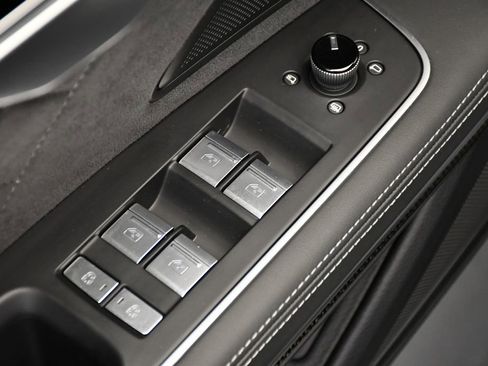 Used 2025 Audi S8 image 32