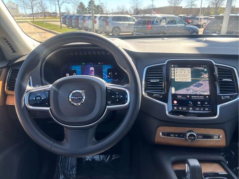 Used 2024 Volvo XC90 B6 Plus w/ Protection Package Premier AWD/4WD image 13