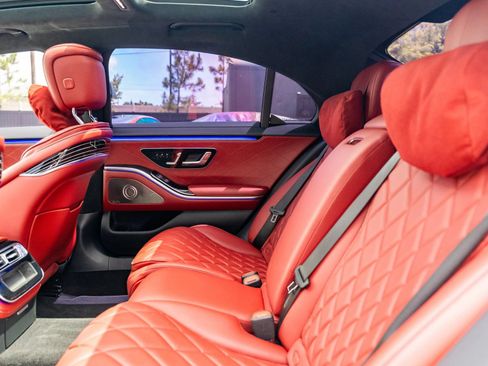 Used 2022 Mercedes-Benz S 580 4MATIC Sedan w/ Warmth & Comfort Package image 91