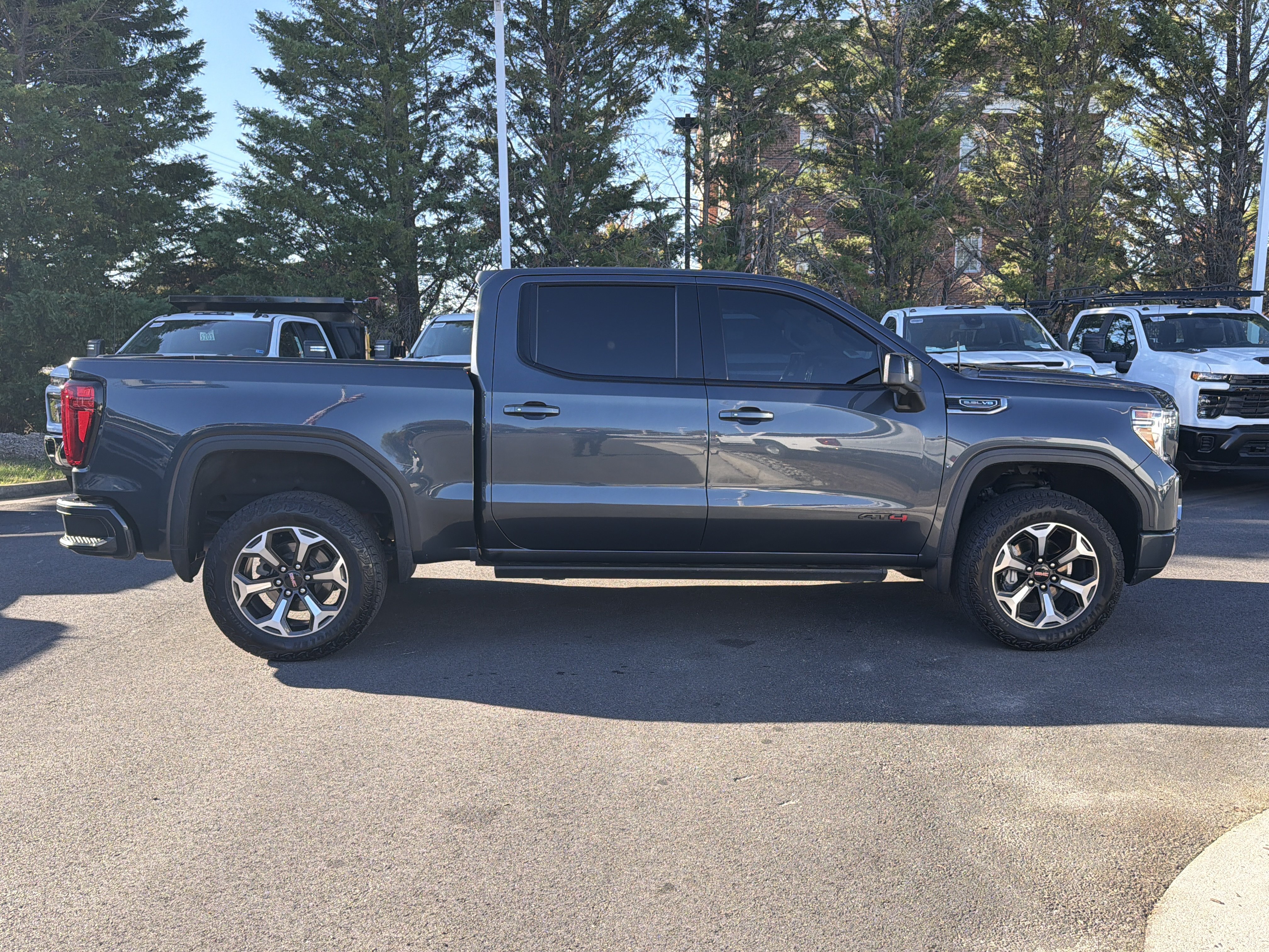 Used 2021 GMC Sierra 1500 AT4 w/ AT4 Preferred Package AWD/4WD image 11