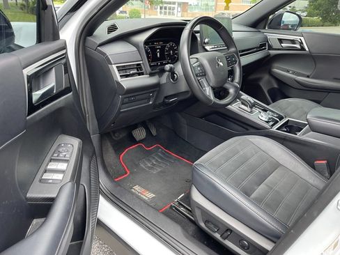 Used 2024 Mitsubishi Outlander Ralliart AWD/4WD image 5