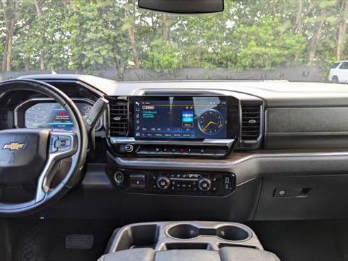 Used 2024 Chevrolet Silverado 2500 LT AWD/4WD image 24