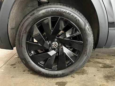 Certified 2025 Volkswagen Atlas SE w/ Panoramic Sunroof Package image 31