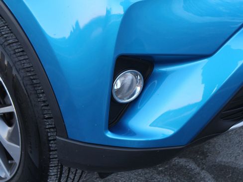 Used 2017 Toyota RAV4 XLE w/ Carpet Mat Package image 38