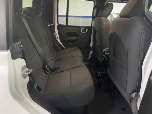 Used 2022 Jeep Gladiator Sport AWD/4WD image 18