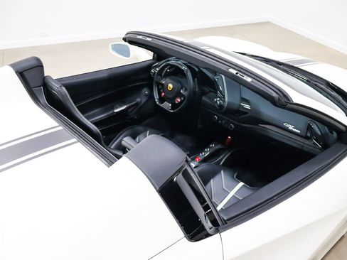 Used 2017 Ferrari 488 Spider RWD image 94
