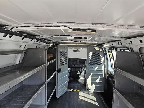 Used 2022 Chevrolet Express 2500 w/ Driver Convenience Package image 21