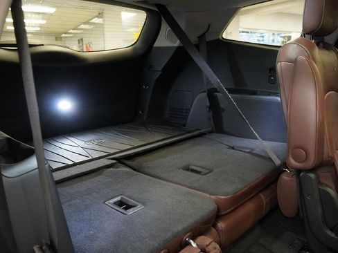 Used 2018 Buick Enclave Avenir w/ Avenir Technology Package image 33