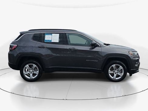 Used 2024 Jeep Compass Latitude AWD/4WD image 5