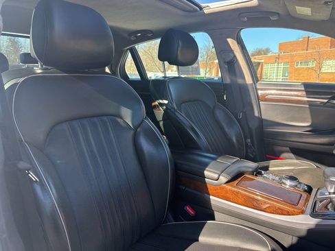 Used 2018 Genesis G90 3.3T Premium image 39