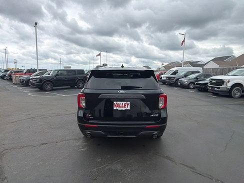 Used 2023 Ford Explorer XLT w/ Equipment Group 202A AWD/4WD image 7