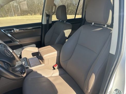 Used 2023 Lexus GX 460 Premium image 13