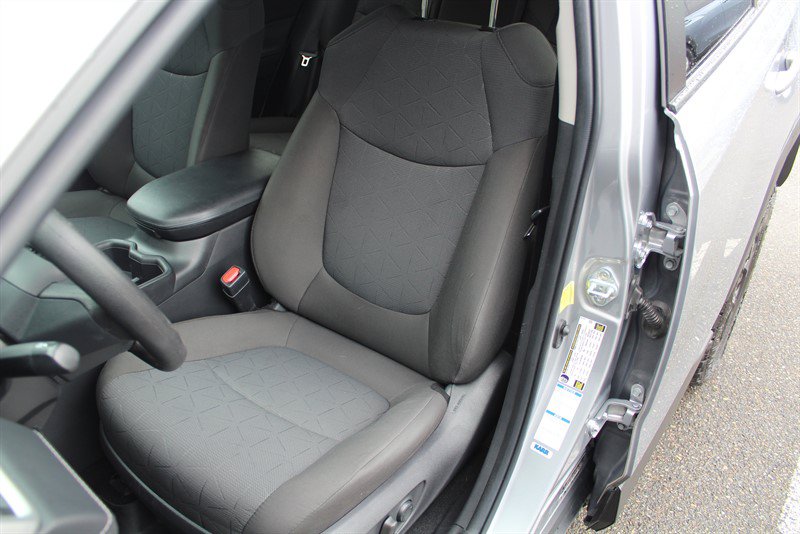 Used 2022 Toyota RAV4 XLE AWD/4WD image 17