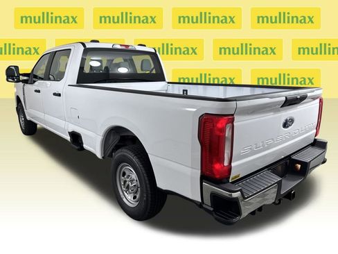 New 2026 Ford F250 XL w/ XL Chrome Package image 4