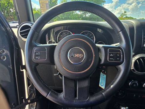 Used 2018 Jeep Wrangler Unlimited Sahara AWD/4WD image 19