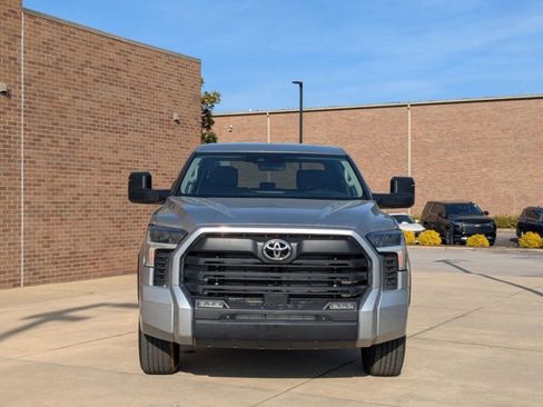 Used 2022 Toyota Tundra SR5 w/ SR5 Convenience Package image 2