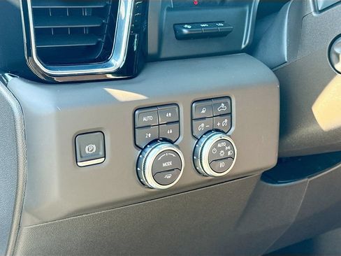 Used 2025 GMC Sierra 1500 Denali w/ Denali Reserve Package AWD/4WD image 11