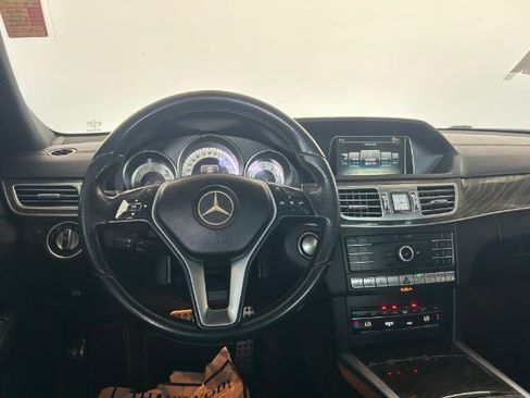 Used 2016 Mercedes-Benz E 400 Sedan image 9