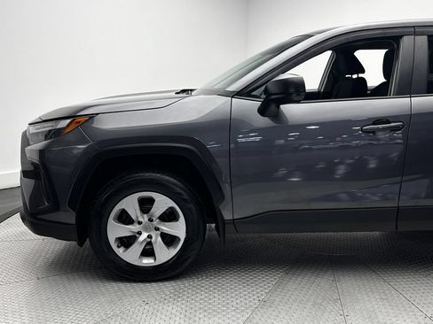 Used 2023 Toyota RAV4 LE AWD/4WD image 5