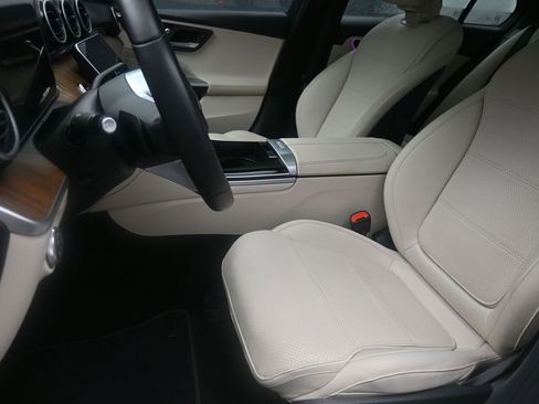 Used 2024 Mercedes-Benz C 300 Sedan image 19