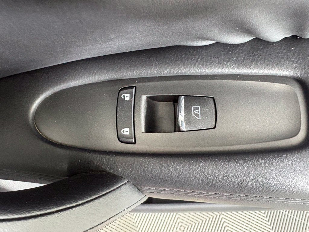 Used 2023 Nissan Armada SL w/ Captain's Chairs Package AWD/4WD image 43