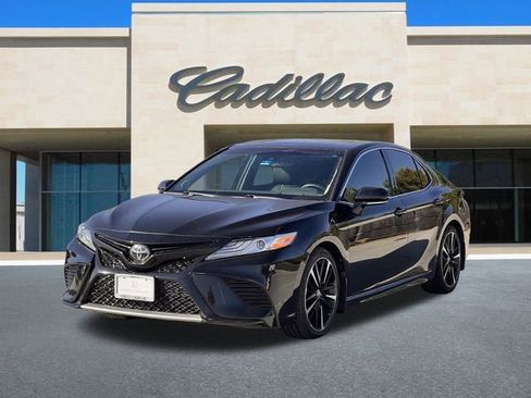 Used 2020 Toyota Camry XSE image 8