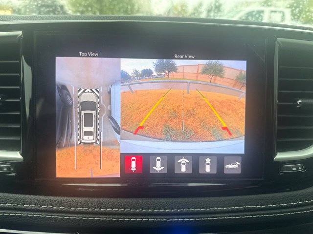 Used 2022 Chrysler Pacifica Touring-L w/ Uconnect Theater Family Group FWD image 10