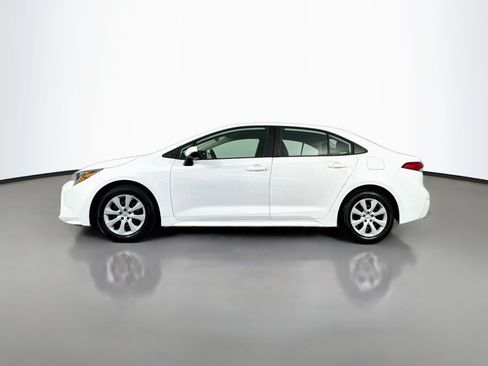 Certified 2022 Toyota Corolla LE FWD image 4