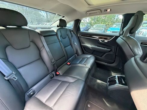 Used 2018 Volvo S90 T5 Momentum w/ Momentum Plus Package FWD image 13
