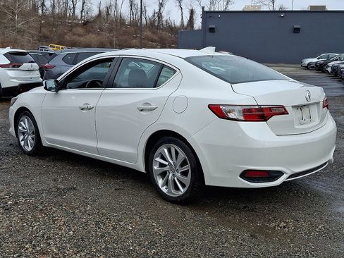 Used 2017 Acura ILX w/ Premium Package image 4